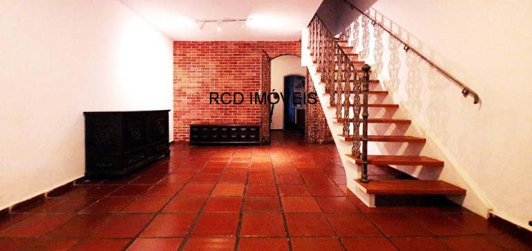 Sobrado com 3 Quartos à Venda,  em Vila Nova Conceição - São Paulo