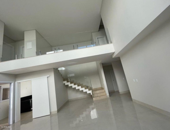 Imagem Casa com 4 Quartos à Venda, 342 m² em Jardins Valência - Goiânia