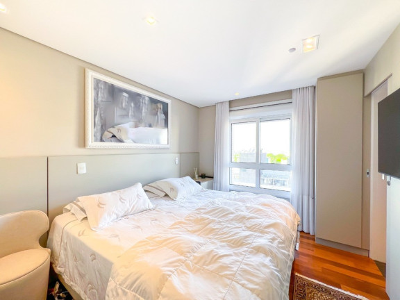 Imagem Apartamento com 3 Quartos à Venda, 209 m² em Higienópolis - Porto Alegre Imagem Apartamento com 3 Quartos à Venda, 209 m² em Higienópolis - Porto Alegre