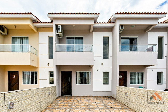 Imagem Casa com 2 Quartos à Venda, 75 m²