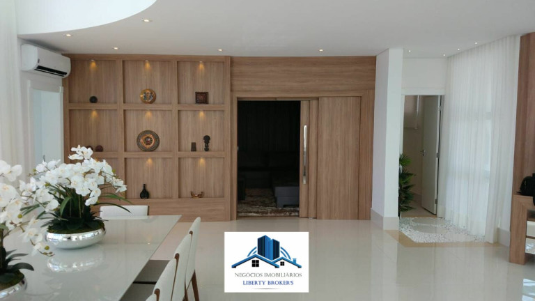 Imagem Casa com 5 Quartos à Venda, 650 m² Imagem Casa com 5 Quartos à Venda, 650 m²