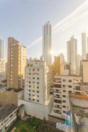 Imagem Apartamento com 3 Quartos à Venda, 118 m² em Centro - Balneário Camboriú Imagem Apartamento com 3 Quartos à Venda, 118 m² em Centro - Balneário Camboriú