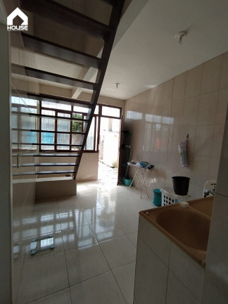 Imagem Casa com 6 Quartos à Venda, 200 m² em Perocão - Guarapari Imagem Casa com 6 Quartos à Venda, 200 m² em Perocão - Guarapari