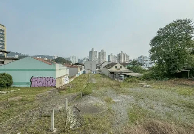 Terreno à Venda, 1.402 m² em Victor Konder - Blumenau