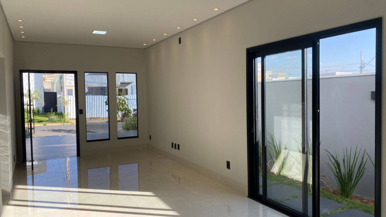 Imagem Casa com 3 Quartos à Venda, 141 m² em Tijucal - Cuiabá Imagem Casa com 3 Quartos à Venda, 141 m² em Tijucal - Cuiabá
