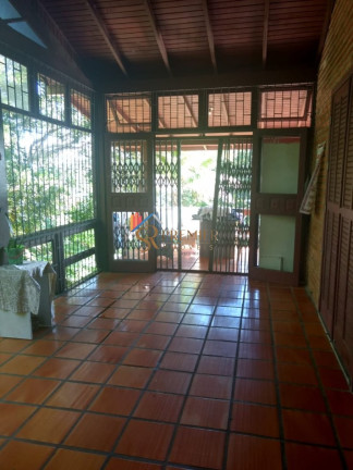Imagem Casa com 3 Quartos à Venda, 229 m² em Ponta Das Canas - Florianópolis Imagem Casa com 3 Quartos à Venda, 229 m² em Ponta Das Canas - Florianópolis