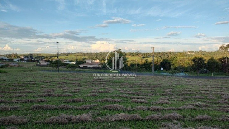 Terreno à Venda, 1.000 m² em Rio Verde - Araçoiaba Da Serra