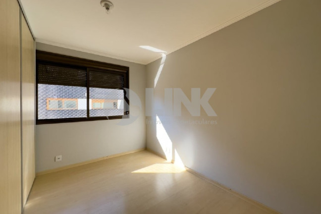 Imagem Apartamento com 3 Quartos à Venda, 115 m² em Petrópolis - Porto Alegre Imagem Apartamento com 3 Quartos à Venda, 115 m² em Petrópolis - Porto Alegre