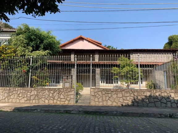 Imagem Casa com 8 Quartos à Venda, em Barreira Cravo - Volta Redonda Imagem Casa com 8 Quartos à Venda, em Barreira Cravo - Volta Redonda