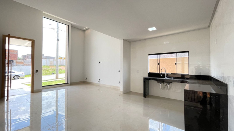 Imagem Imóvel com 
            	3             Quartos à Venda, 158 m² em 
            	Jardins Bolonha             - 
            	Senador Canedo            