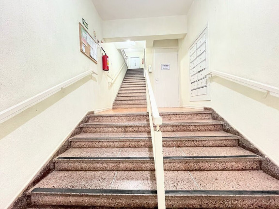 Imagem Imóvel com 1 Quarto à Venda,  em Vila Ipiranga - Porto Alegre