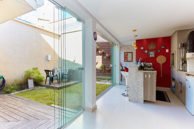 Imagem Casa com 2 Quartos à Venda, 180 m² em Portão - Curitiba Imagem Casa com 2 Quartos à Venda, 180 m² em Portão - Curitiba