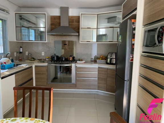 Imagem Casa com 3 Quartos à Venda, 270 m² em Carianos - Florianópolis Imagem Casa com 3 Quartos à Venda, 270 m² em Carianos - Florianópolis