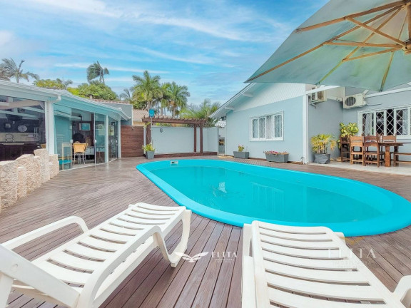Imagem Casa com 4 Quartos à Venda, 240 m² em Centro - Barra Velha Imagem Casa com 4 Quartos à Venda, 240 m² em Centro - Barra Velha