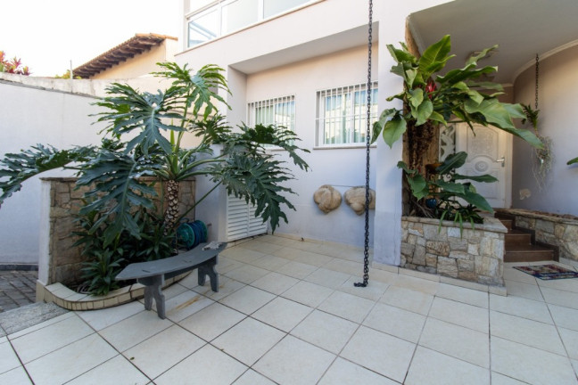Imagem Casa com 4 Quartos à Venda, em Vila Galvão - Guarulhos Imagem Casa com 4 Quartos à Venda, em Vila Galvão - Guarulhos