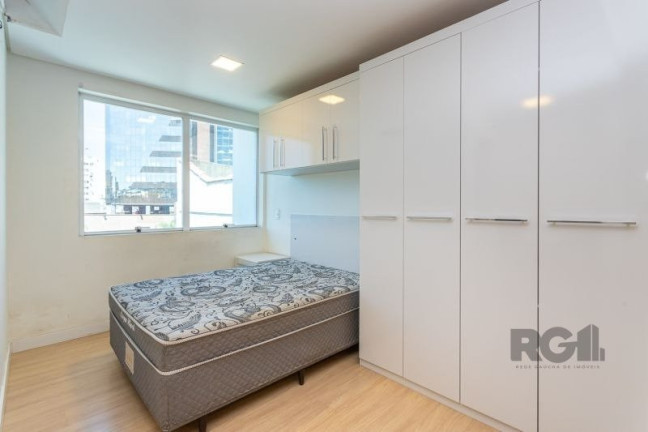 Imagem Apartamento com 1 Quarto para Alugar, 45 m² em Centro Histórico - Porto Alegre Imagem Apartamento com 1 Quarto para Alugar, 45 m² em Centro Histórico - Porto Alegre