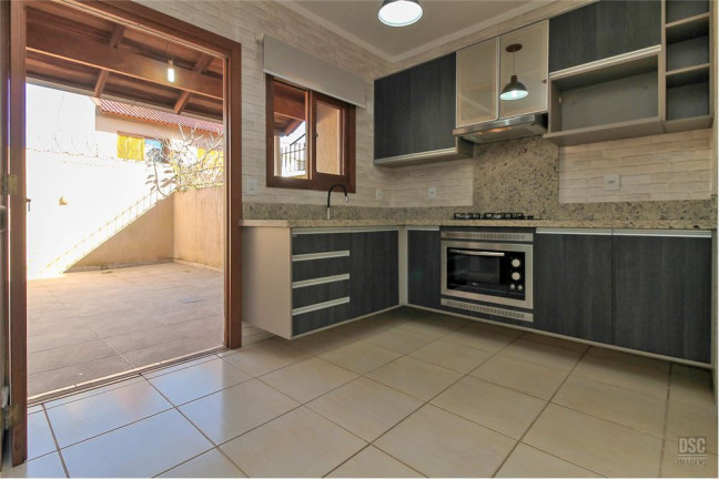 Imagem Casa com 2 Quartos à Venda, em Guarujá - Porto Alegre Imagem Casa com 2 Quartos à Venda, em Guarujá - Porto Alegre