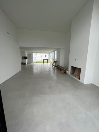 Imagem Casa com 4 Quartos à Venda, 200 m² em Centro - Capao Da Canoa Imagem Casa com 4 Quartos à Venda, 200 m² em Centro - Capao Da Canoa