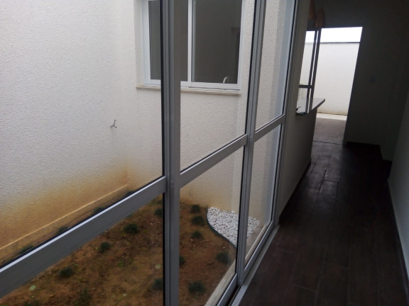 Imagem Casa com 3 Quartos à Venda, em Parque São Domingos - Pindamonhangaba Imagem Casa com 3 Quartos à Venda, em Parque São Domingos - Pindamonhangaba