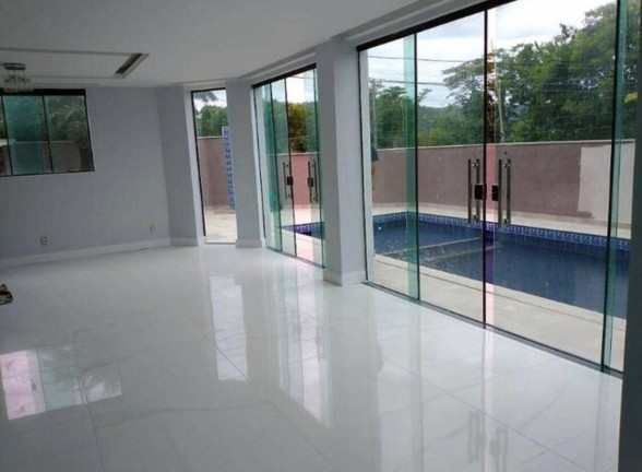 Imagem Casa com 4 Quartos à Venda, em Camboinhas - Niterói Imagem Casa com 4 Quartos à Venda, em Camboinhas - Niterói