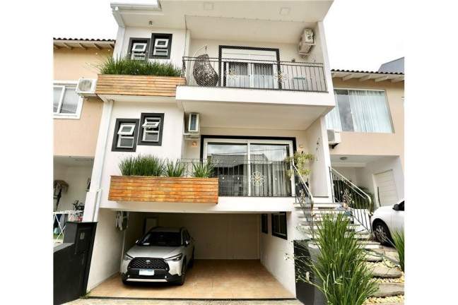 Casa com 3 Quartos à Venda, 225 m² em Passo Das Pedras - Porto Alegre