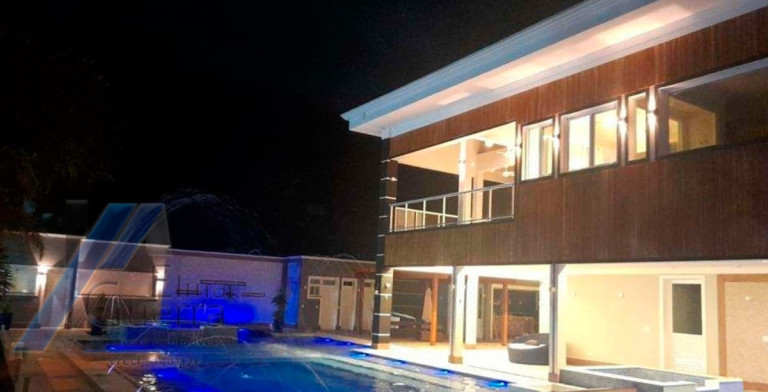 Imagem Casa com 7 Quartos à Venda, 1.500 m² em Lázaro - Ubatuba Imagem Casa com 7 Quartos à Venda, 1.500 m² em Lázaro - Ubatuba
