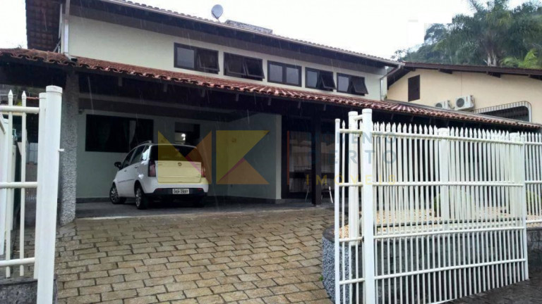 Imagem Casa com 3 Quartos à Venda, 195 m² em Velha - Blumenau Imagem Casa com 3 Quartos à Venda, 195 m² em Velha - Blumenau