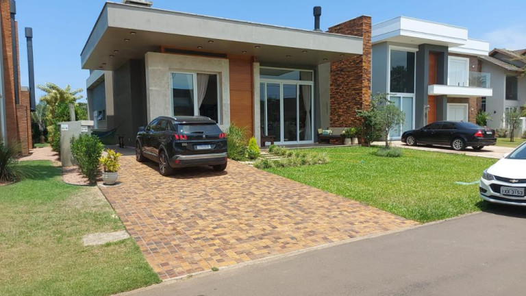 Casa com 4 Quartos à Venda, 250 m² em Atlântida Sul - Capao Da Canoa