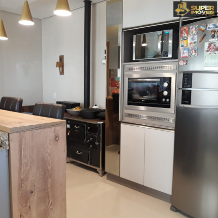 Imagem Casa com 3 Quartos à Venda, 420 m² em Laranjal - Pelotas Imagem Casa com 3 Quartos à Venda, 420 m² em Laranjal - Pelotas