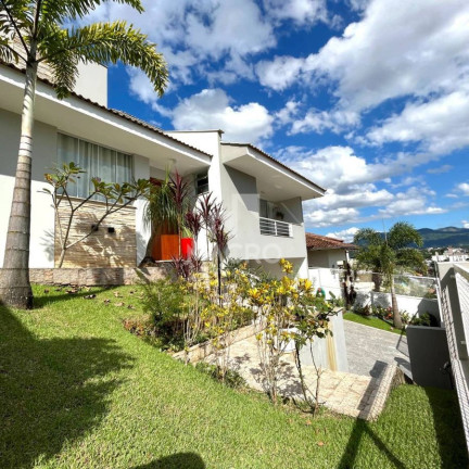 Casa com 4 Quartos à Venda, 270 m² em Amizade - Jaraguá Do Sul