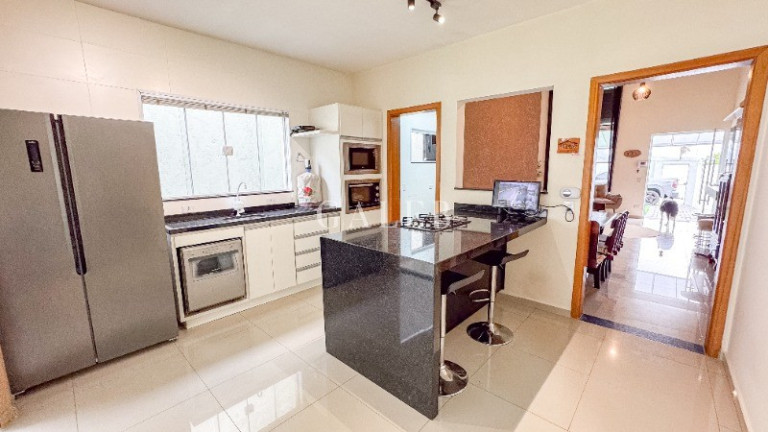 Imagem Casa com 5 Quartos à Venda, 320 m² em Jardim Dos Pinheiros - Atibaia Imagem Casa com 5 Quartos à Venda, 320 m² em Jardim Dos Pinheiros - Atibaia