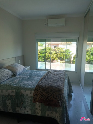 Imagem Casa com 3 Quartos à Venda, 136 m² em Cachoeira Do Bom Jesus - Florianópolis