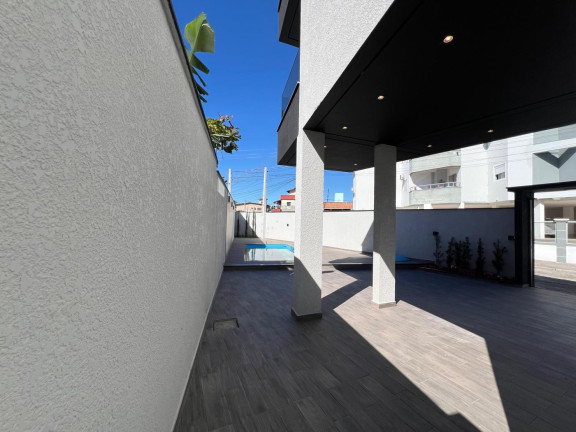 Imagem Casa com 3 Quartos à Venda, 320 m² em Ingleses Do Rio Vermelho - Florianópolis