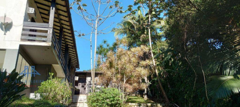 Imagem Casa com 5 Quartos à Venda, 600 m² em Itacorubi - Florianópolis Imagem Casa com 5 Quartos à Venda, 600 m² em Itacorubi - Florianópolis