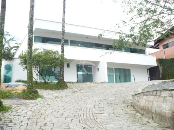 Imagem Casa com 5 Quartos à Venda, em Boa Vista - Joinville Imagem Casa com 5 Quartos à Venda, em Boa Vista - Joinville