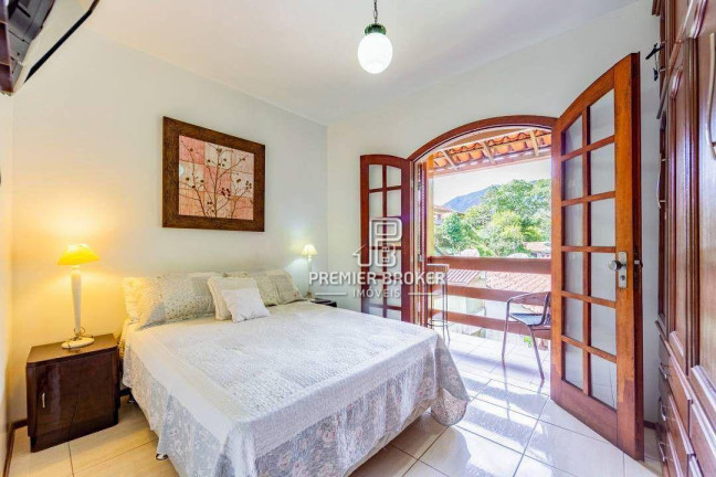 Imagem Casa com 4 Quartos à Venda, 174 m² em Alto - Teresópolis Imagem Casa com 4 Quartos à Venda, 174 m² em Alto - Teresópolis
