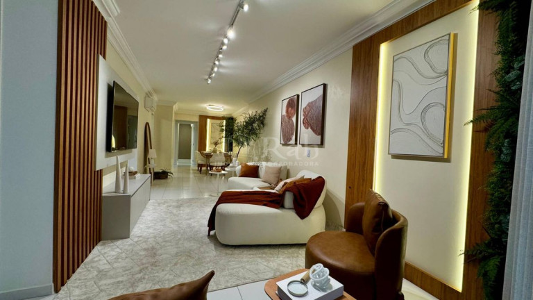 Imagem Apartamento com 3 Quartos à Venda, 108 m² em Centro - Balneário Camboriú