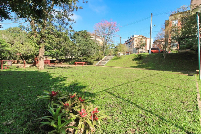 Imagem Imóvel com 2 Quartos à Venda,  em Cavalhada - Porto Alegre