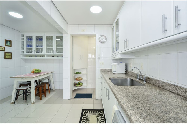 Imagem Imóvel com 3 Quartos à Venda,  em Caxingui - São Paulo
