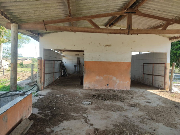 Imagem Chácara com 4 Quartos à Venda, 242 m² em Cercadinho - Alambari Imagem Chácara com 4 Quartos à Venda, 242 m² em Cercadinho - Alambari