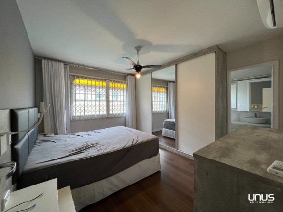Imagem Casa com 3 Quartos à Venda, em Estreito - Florianópolis Imagem Casa com 3 Quartos à Venda, em Estreito - Florianópolis