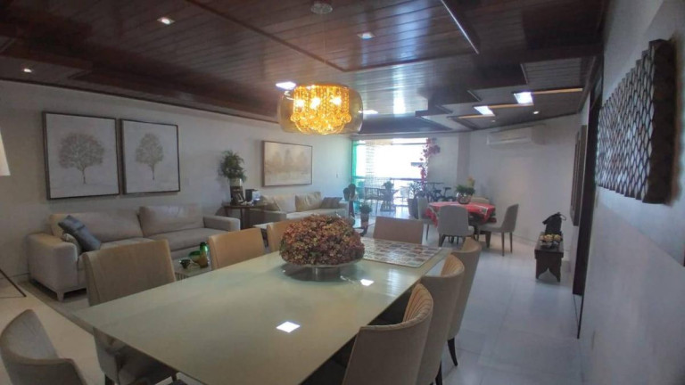Imagem Apartamento com 3 Quartos à Venda, 200 m² Imagem Apartamento com 3 Quartos à Venda, 200 m²