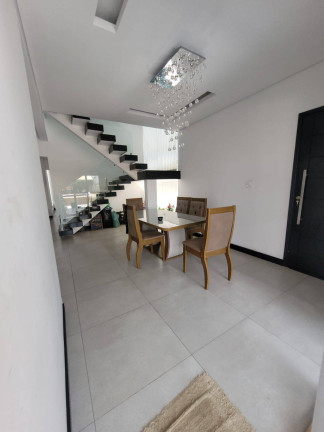 Imagem Casa com 3 Quartos à Venda, 400 m² em Solemar - Praia Grande Imagem Casa com 3 Quartos à Venda, 400 m² em Solemar - Praia Grande