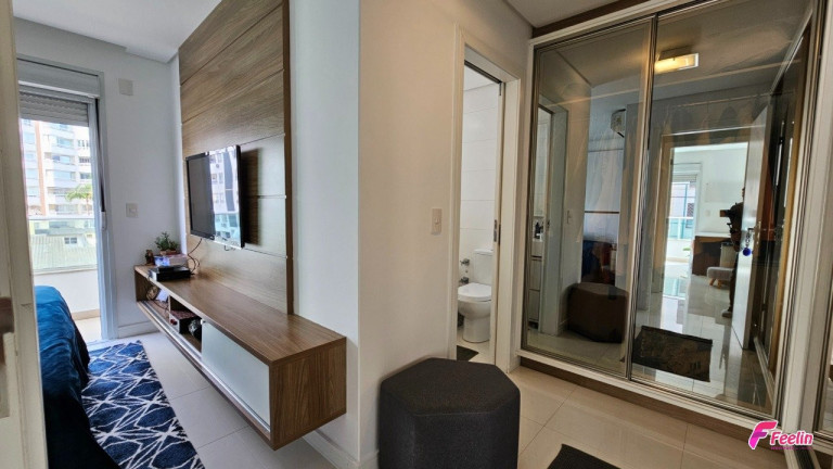 Imagem Apartamento com 3 Quartos à Venda, 132 m² em Balneário - Florianópolis Imagem Apartamento com 3 Quartos à Venda, 132 m² em Balneário - Florianópolis