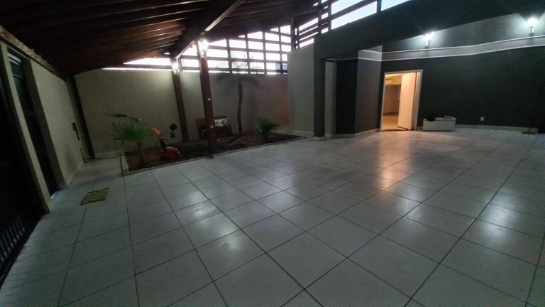 Imagem Casa com 3 Quartos à Venda, 250 m² em Jardim Paulista - Bauru Imagem Casa com 3 Quartos à Venda, 250 m² em Jardim Paulista - Bauru