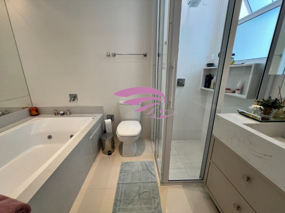 Imagem Imóvel com 3 Quartos à Venda, 159 m² em Meia Praia - Itapema Imagem Imóvel com 3 Quartos à Venda, 159 m² em Meia Praia - Itapema