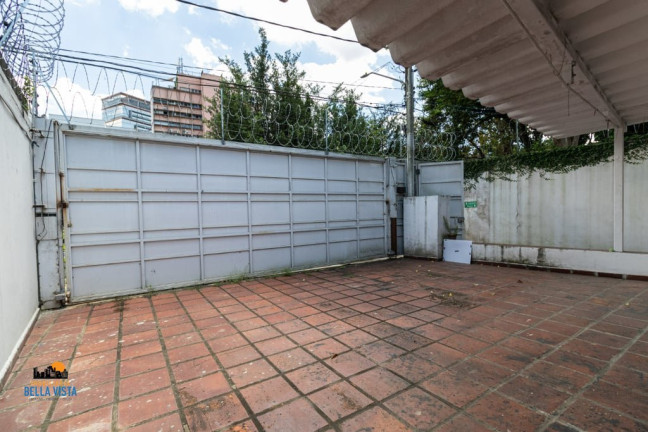 Imagem Casa com 1 Quarto à Venda, em Vila Nova Conceição - São Paulo Imagem Casa com 1 Quarto à Venda, em Vila Nova Conceição - São Paulo