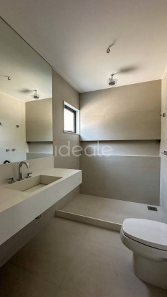 Imagem Casa de Condomínio com 5 Quartos à Venda, em Barra Da Tijuca - Rio De Janeiro Imagem Casa de Condomínio com 5 Quartos à Venda, em Barra Da Tijuca - Rio De Janeiro