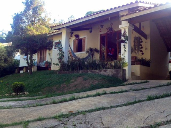 Imagem Casa com 3 Quartos à Venda, 135 m² em Chácaras Cataguá - Taubaté Imagem Casa com 3 Quartos à Venda, 135 m² em Chácaras Cataguá - Taubaté