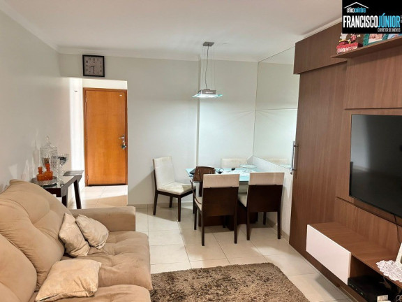 Imagem Imóvel com 3 Quartos à Venda, 81 m² em Setor Dos Funcionários - Goiânia Imagem Imóvel com 3 Quartos à Venda, 81 m² em Setor Dos Funcionários - Goiânia
